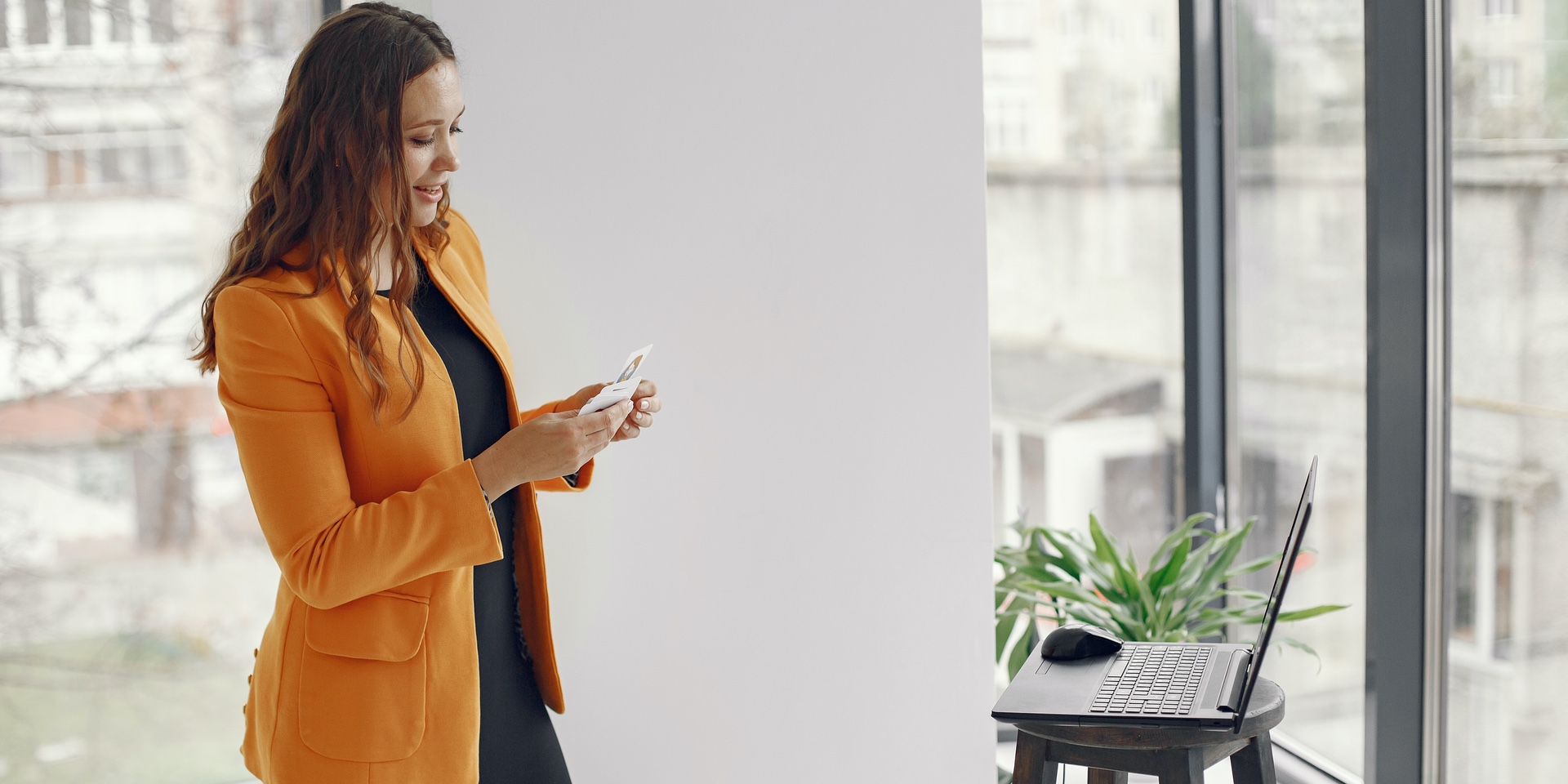 Want to Add a Photo to Your Business Card? Read This