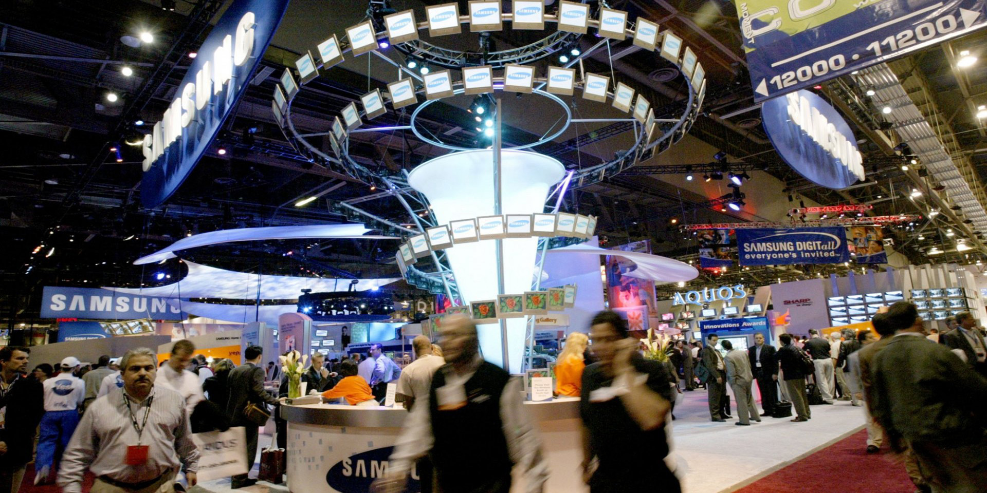 Your Tradeshow Kit: Cards, Booths & Essentials